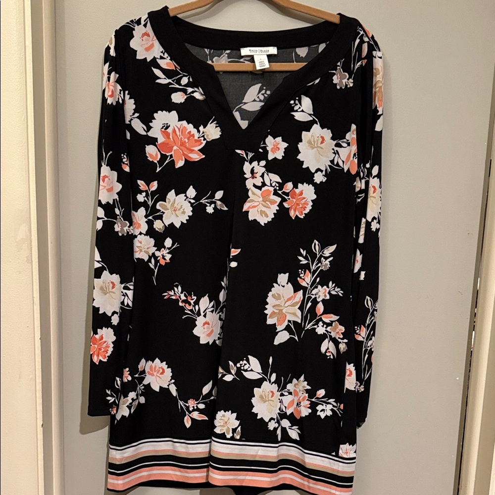 White House Black Market Black Floral Blouse